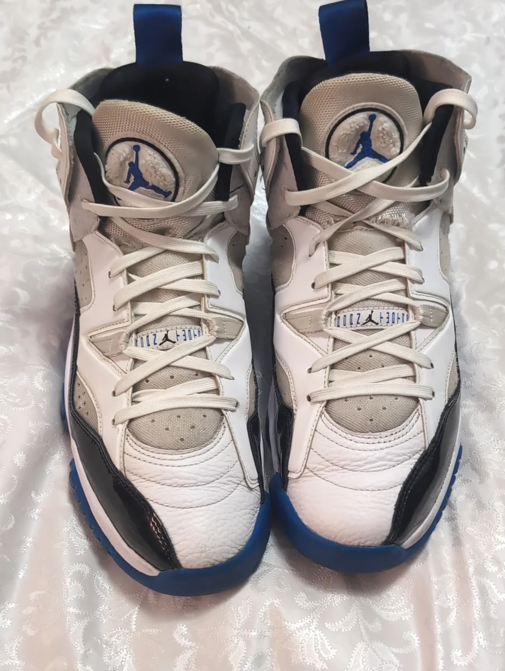 Jordan Men's White, Black and Blue Basketball Sneakers